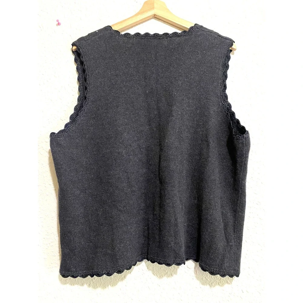 Vintage Womens grandma XL Gray Floral Embroidered Knit Sweater Vest Cottagecore